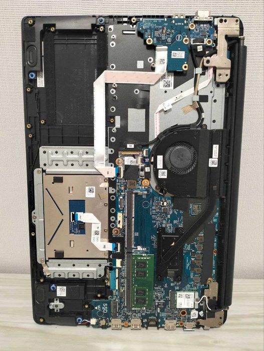 Разборка Dell Latitude 3500