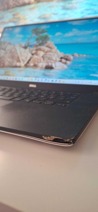 Dell XPS 15 9560 (i7, 8GB RAM, GTX 1050)