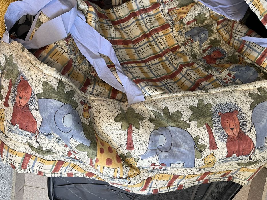 Endredon de cama de bebe com protecao das grades igual