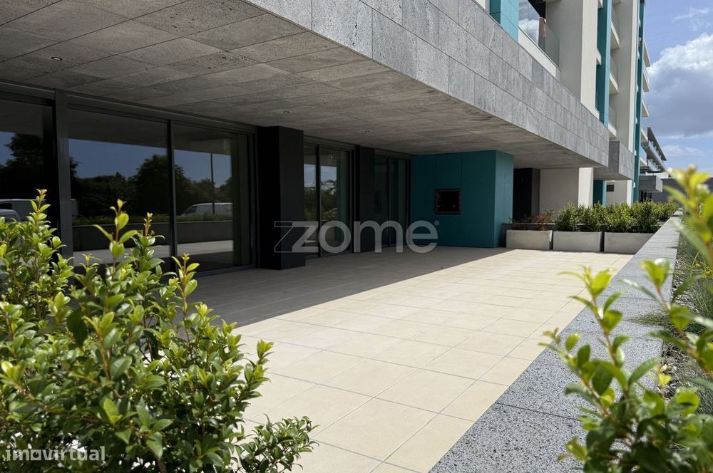 Apartamento T2 novo, com terraço e piscina, em Ponta Delgada