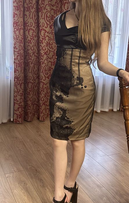 Платье !!! Было одето один раз на мероприятие!!!