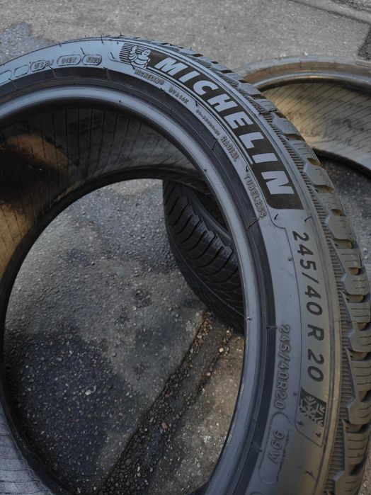 Передні шини 2шт R20 245 40 з Mercedes W222 зимові Michelin