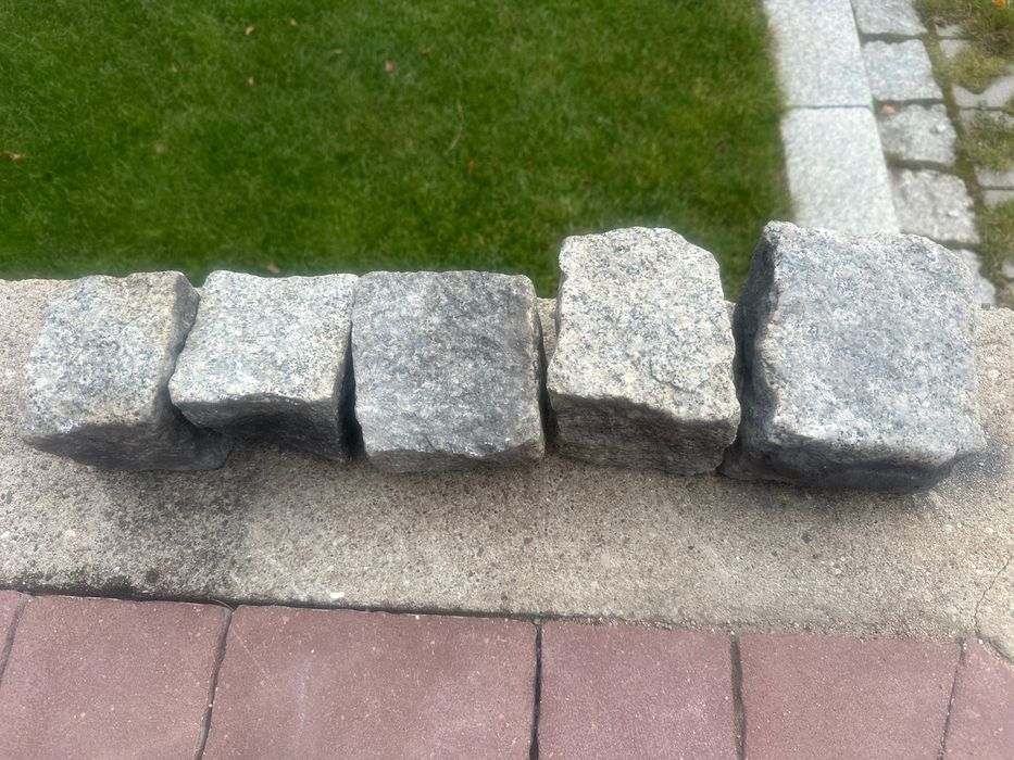 Kostka granitowa szara-  surowa