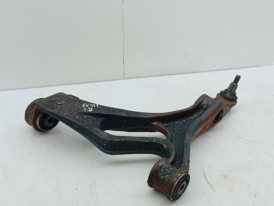 Braço de suspensão frente direito VOLKSWAGEN Touareg (7L)