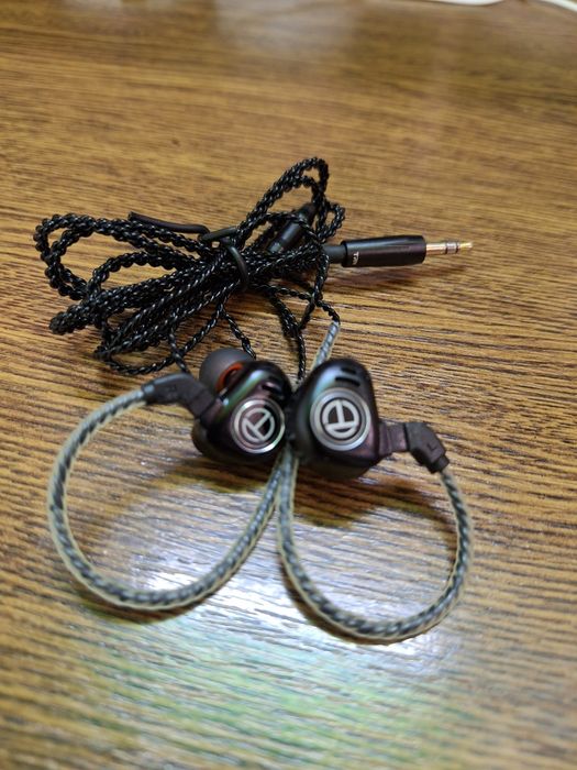 Продам навушники 3.5 мм