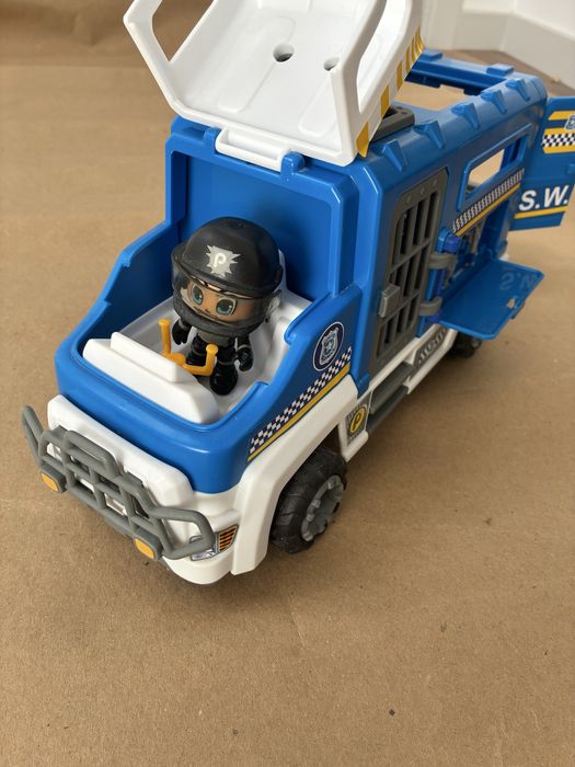 Brinquedo policia e ladrao pinypon