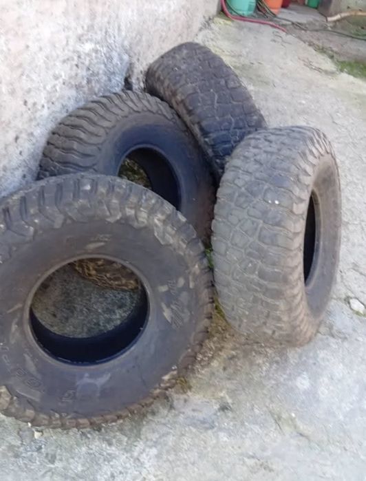 PNEUS BF  35x12.5x15