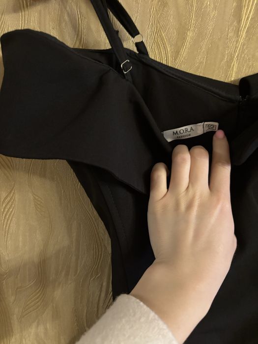 Платье нарядное,черное