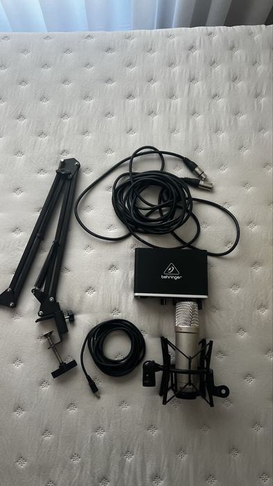 Microfone de estudio Rode NT1-A + braço de microfone + placa de so