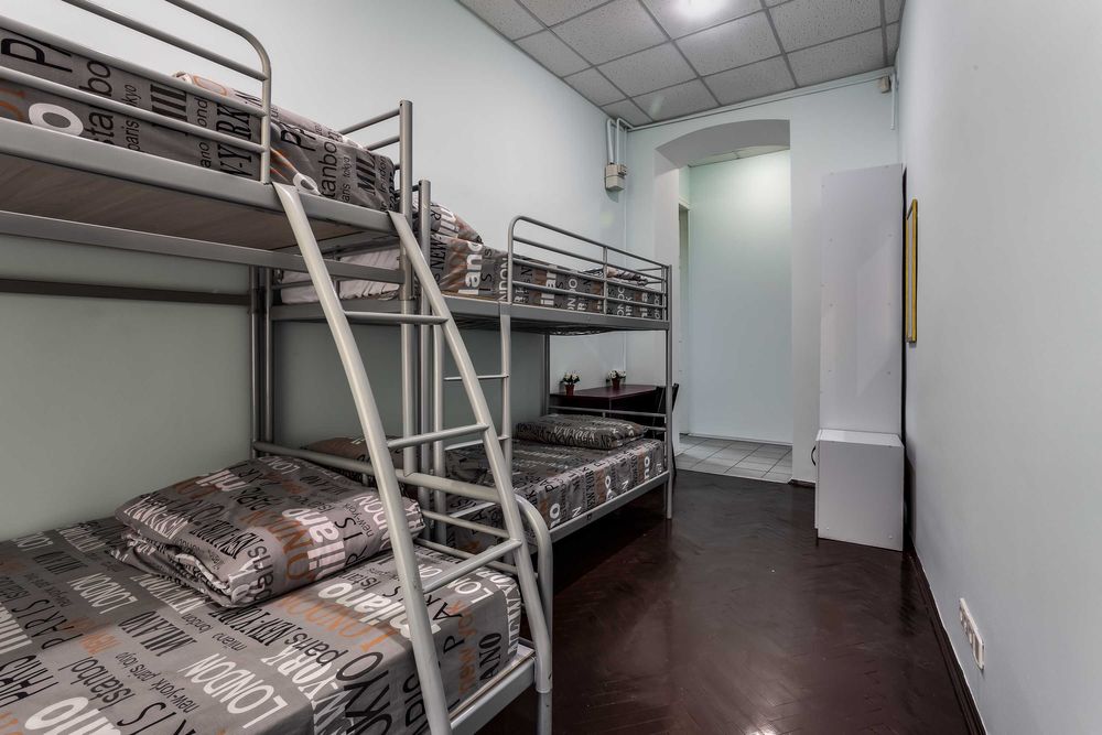 Здам місце в хостелі в загальному номері в центрі Львова