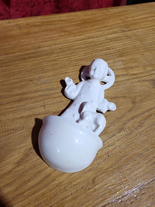 Kropielnica Dzieciątko Jezus z porcelany