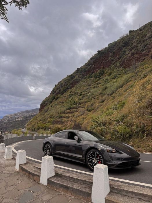 Porsche Taycan 4S