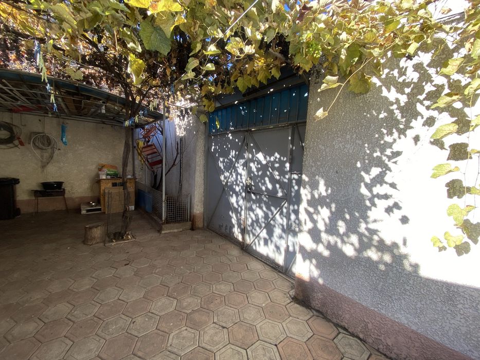 Продам 2 дома на участке 4 сотки, 2 входа, 2 двора, Слободка, 11 горбольница