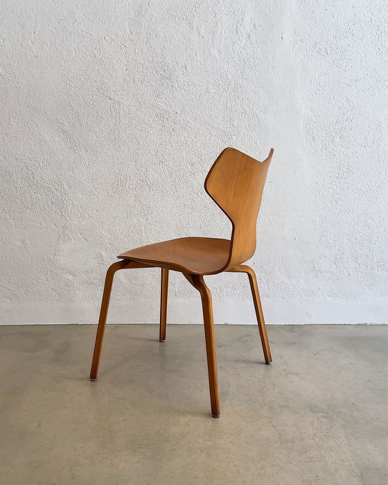 6 Cadeiras “Grand Prix” de Arne Jacobsen