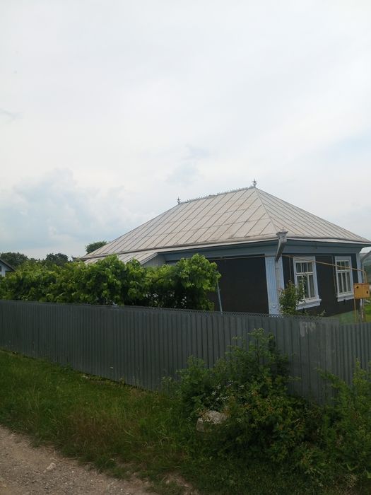 Продам будинок  за містом