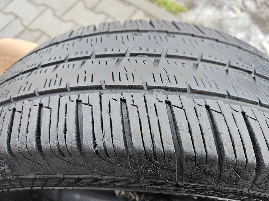 Całoroczne Continental 215/65 R16C