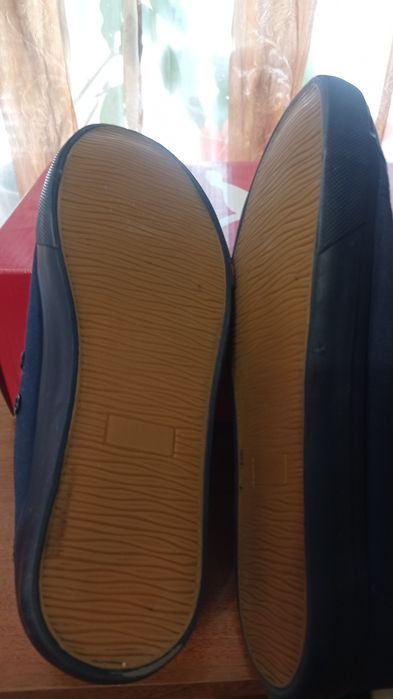 Нові кеди на хлопчика