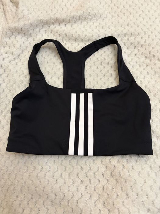 Спортивний бра Adidas Powerimpact Training Medium-Support 3-Stripes у чорному кольорі.