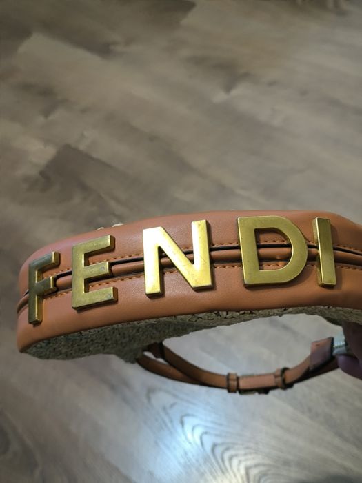Сумка Fendi Graphy Hobo, оригінал