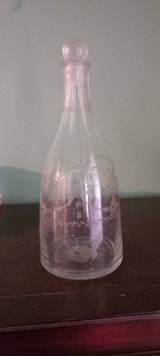 Garrafa antiga vidro gravado