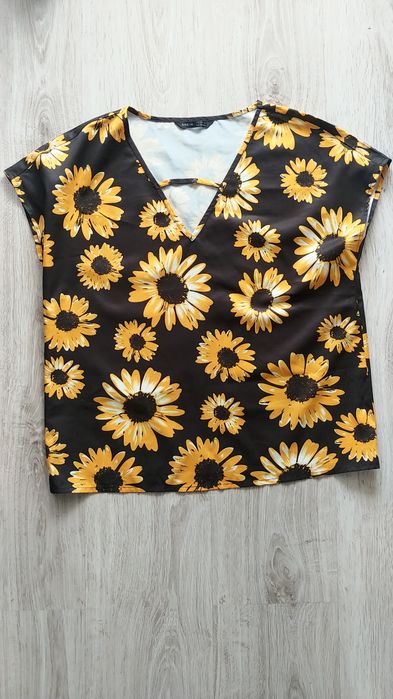 Bluzka w kwiaty, słoneczniki