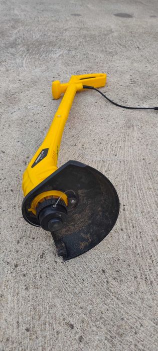 maquina de cortar ervas eletrica estão novas