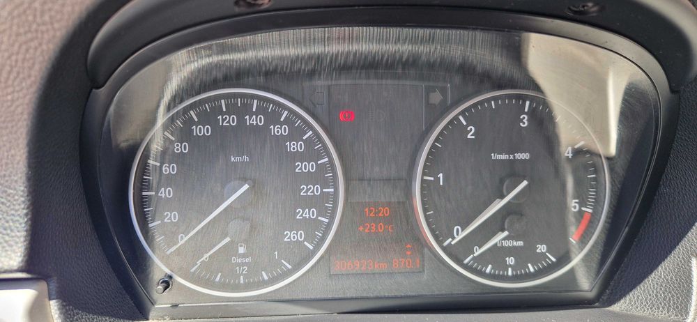 BMW 320 — fotografia 12