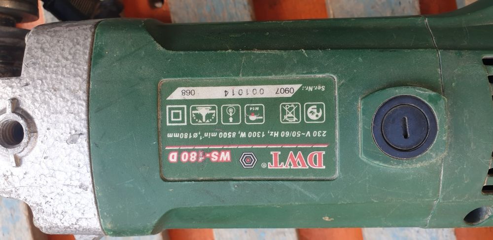 Продам болгарку "DWT" 180 круг,1300 watt