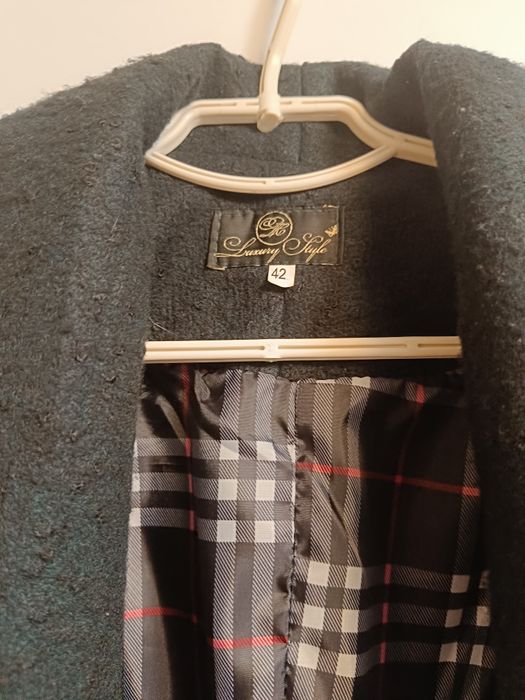 Продам пальто 600 шрн