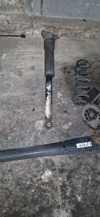 Astra k v hatchback belka zawieszenia tyl