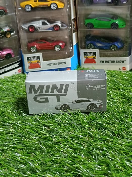 Mini GT Porsche 911 Dakar lce Gray Metallic