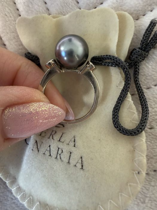 Pierścionek z dużą perłą Tahiti i diamentami