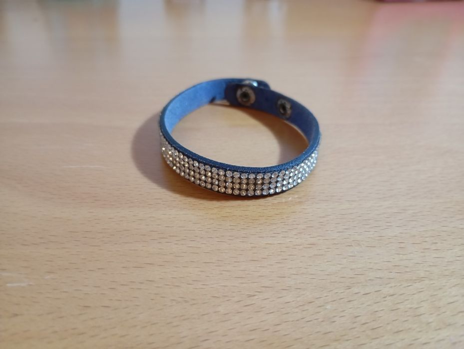 Mega lote de bijuteria variada: anéis, pulseiras e colares
