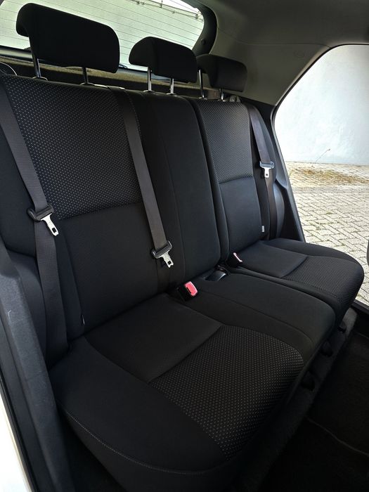 TOYOTA Yaris EXCLUSIVE 1.3VVT-i 100CV  - Excepcional