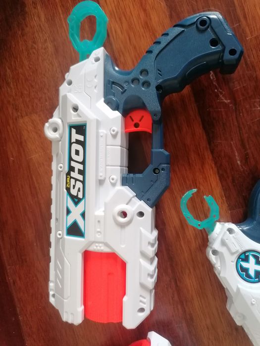 Conjunto de 4 pistolas X shot nerf