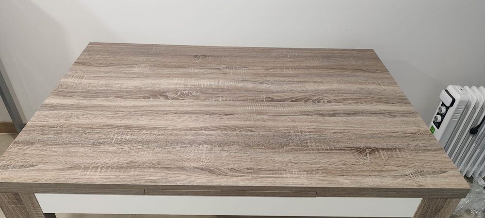 Mesa extensível e cadeiras