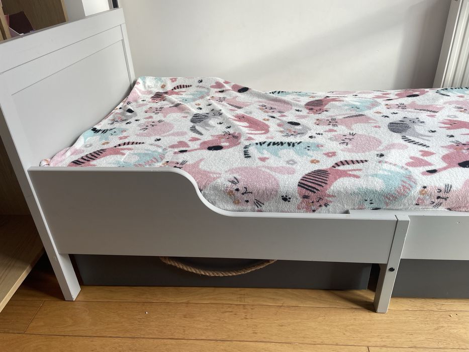 Lożko dzieciece Ikea z dwoma szufladami