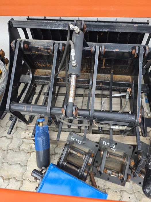 Pinça Hidráulica GIYI – Skid Steer Grabber bob cat