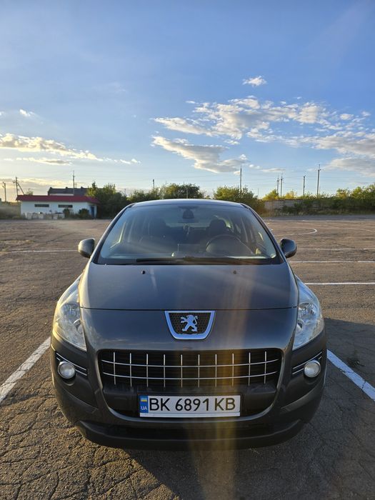 Peugeot 3008 1,6 hdi робот 2011р.