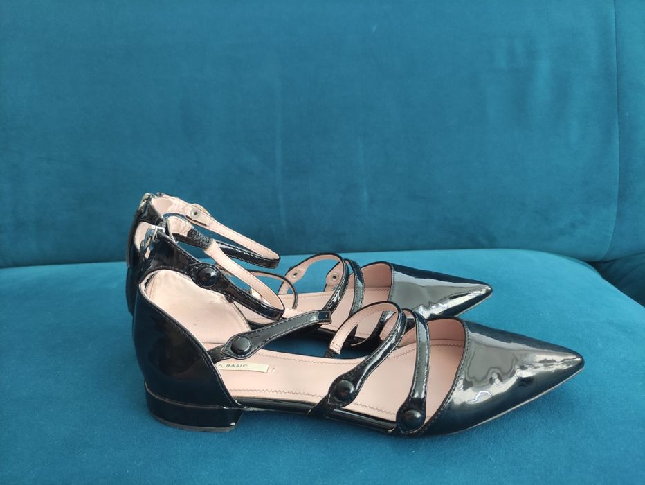 Baleriny Zara szpic paski Mary Jane czarne lakierowane rozmiar 38