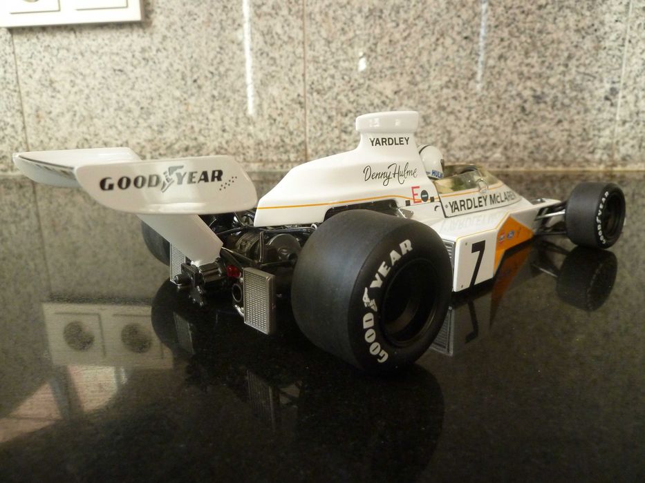 1:18 Minichamps, McLaren Ford M23, Yardley, D. Hulme, 1973, AutoArt