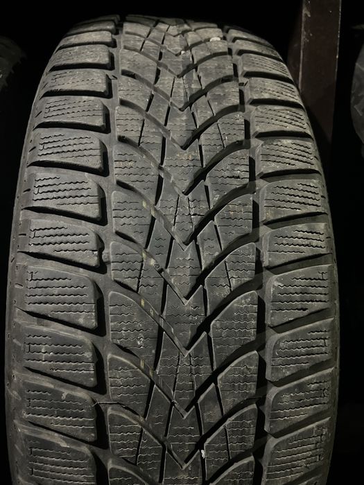 666 Зимние шины R18 215/55 Dunlop DSST