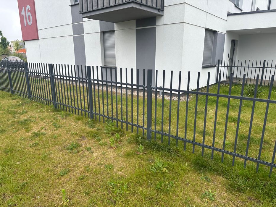 Ogrodzenie metalowe, słupek + przęsło. Nowe, ocynkowane malowane