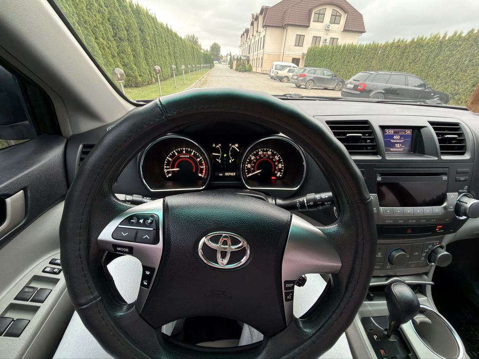 Toyota  Highlander