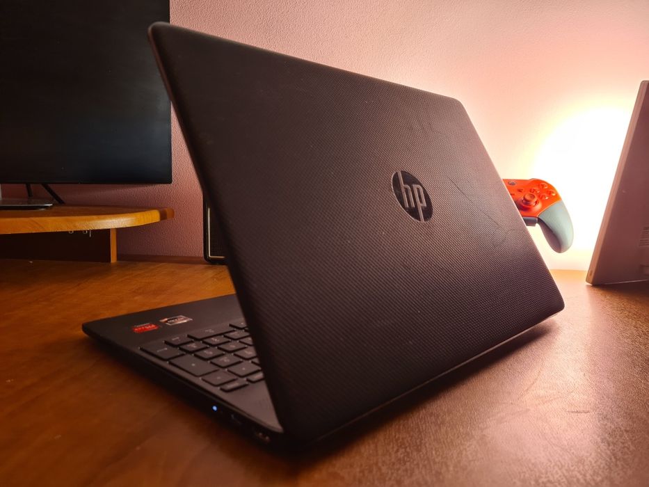 HP Laptop 15s AMD 3 3250u 8/128