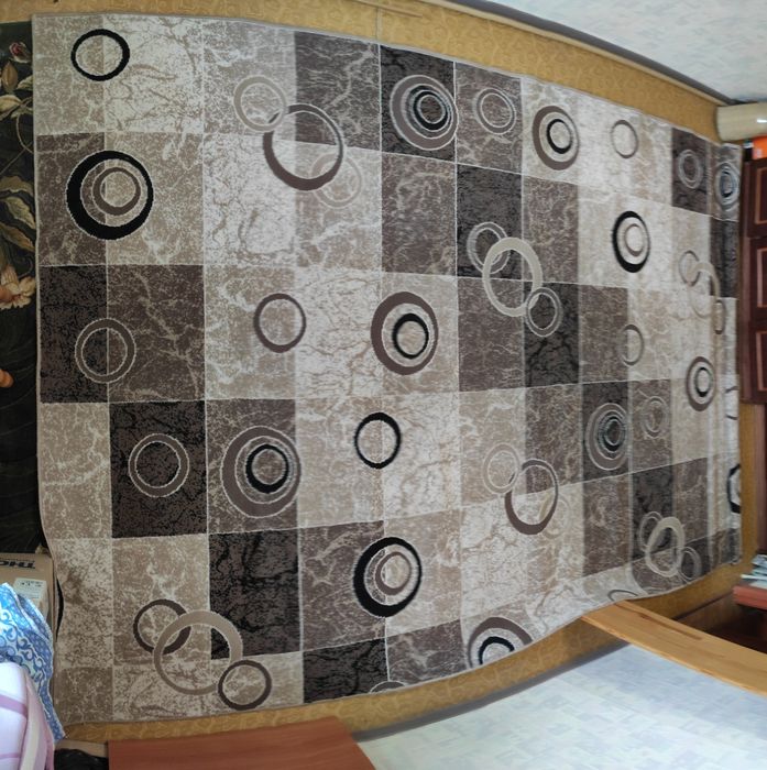 Продам килим в гарному стані  2.30м/3.50м