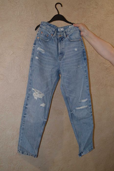 Блакитні  джинси