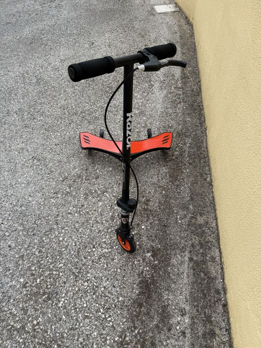 Trotinete de Três rodas