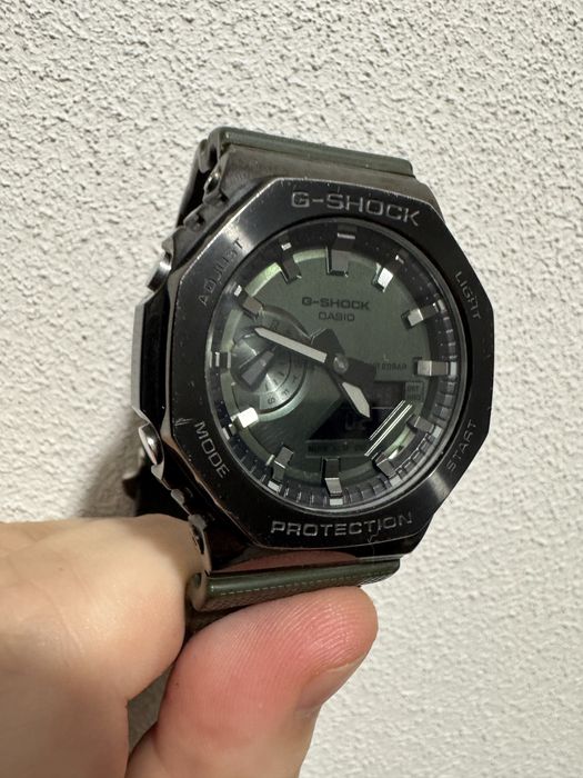 Продам Casio G-Shock Classic GM-2100B