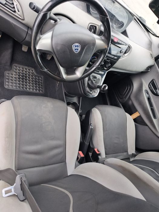 Lancia Ypsilon 2013 1.3 MultiJet Diesel —